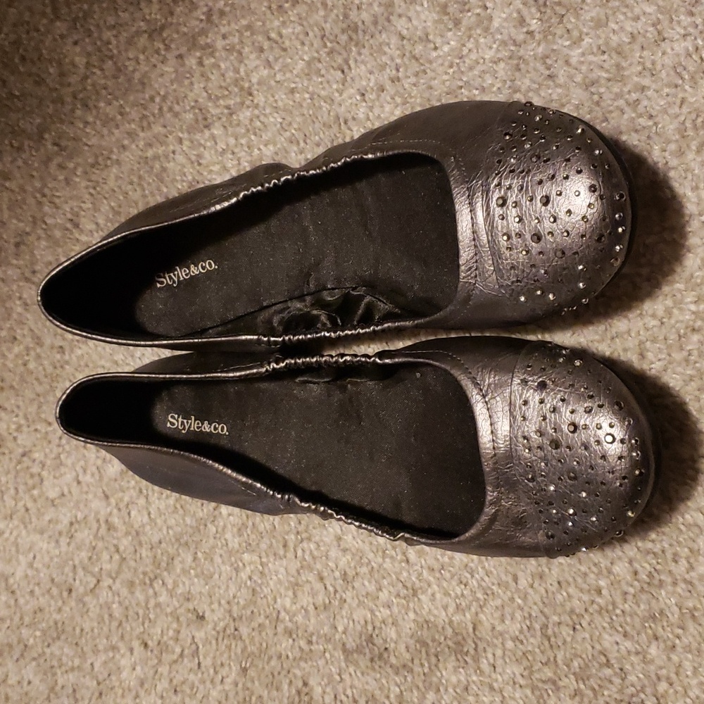 Style & co size 8 1/2 silver flat
